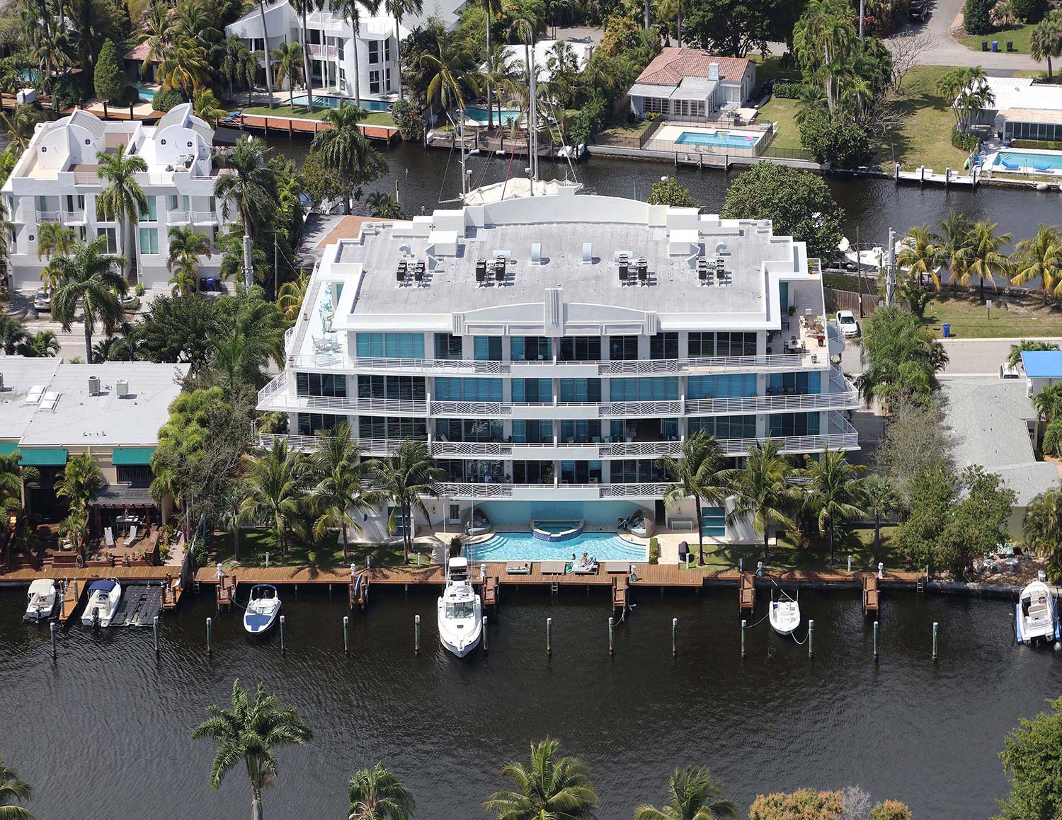 Hendricks Isle Condominium